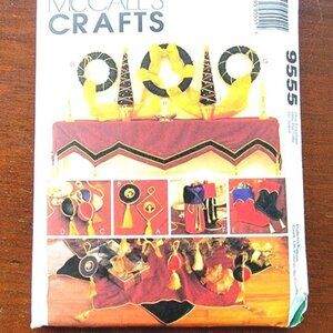 1998 McCall's Craft 9555 Christmas Decor sew pattern Uncut Factory Fold DIY Vint